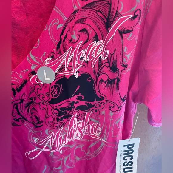 Metal Mulisha women’s hot pink v-neck t-shirt. Large. New with tags - Picture 2 of 4